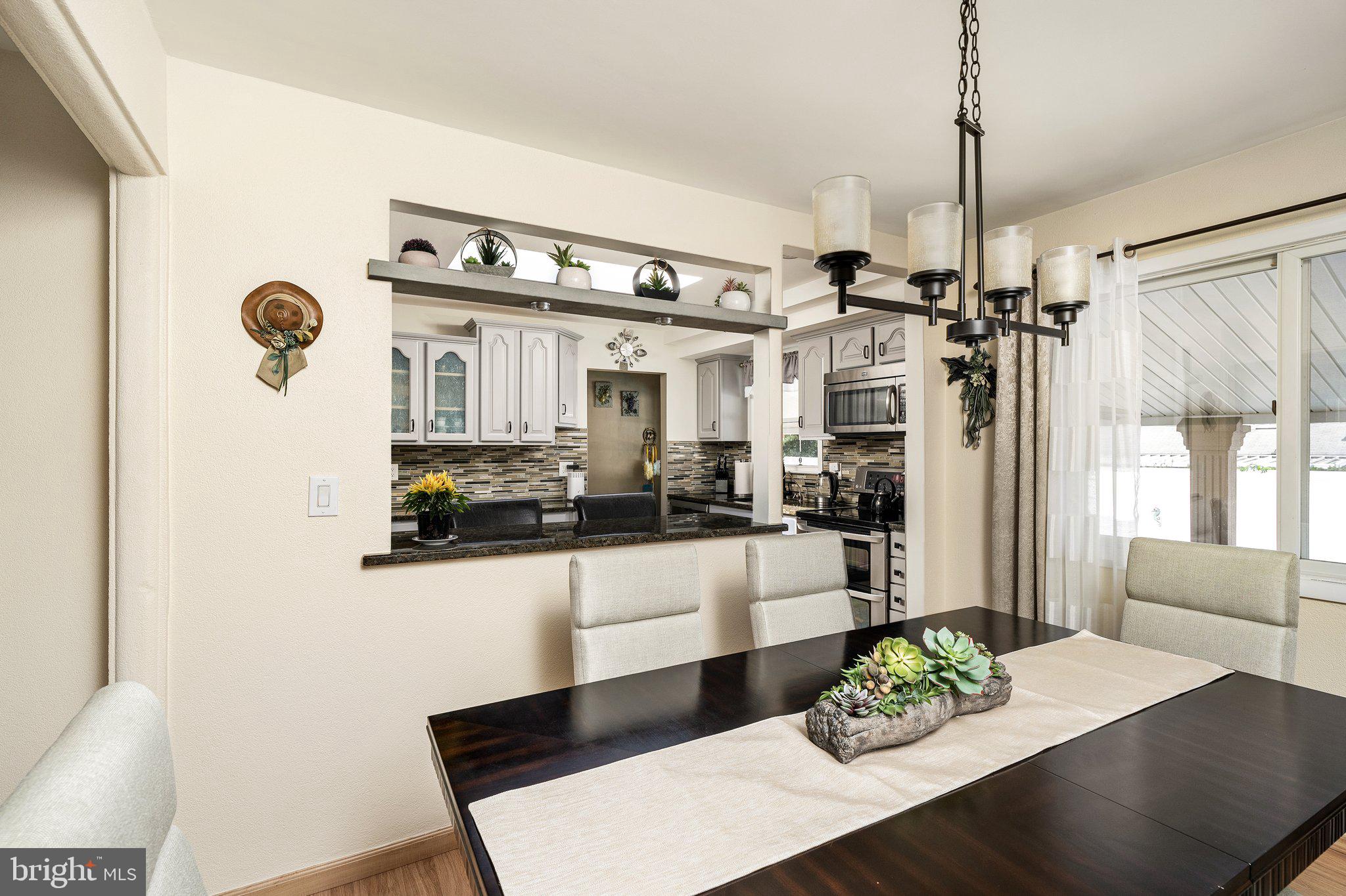 856 ESTATES BOULEVARD