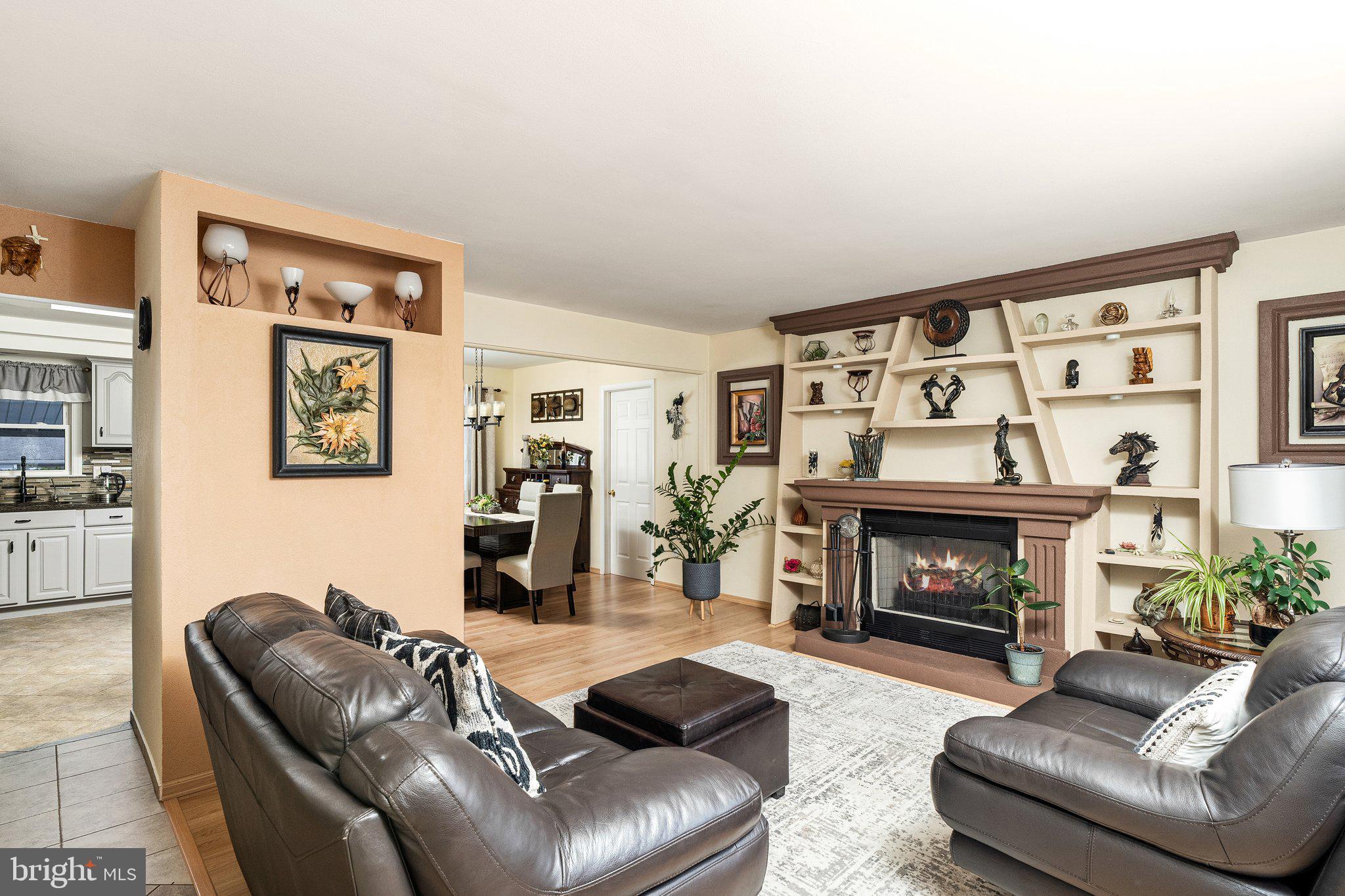 856 ESTATES BOULEVARD