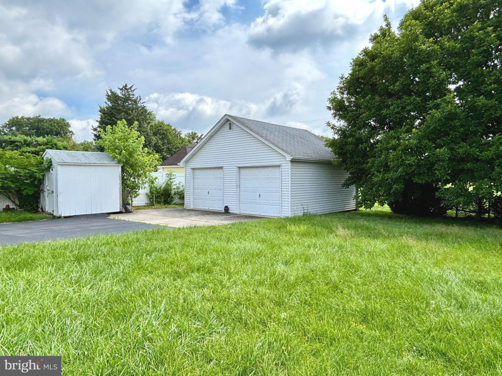 374 SANDALWOOD AVENUE