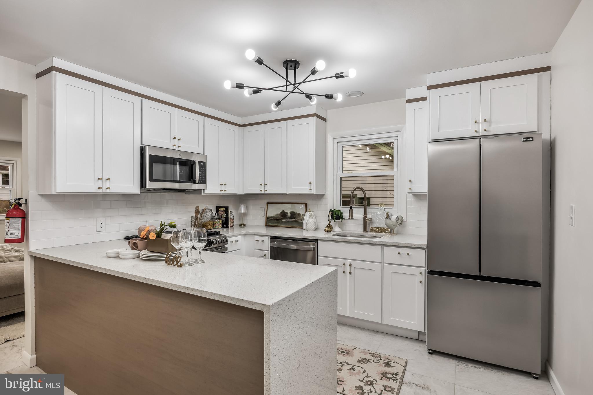 42 HAZELHURST AVENUE