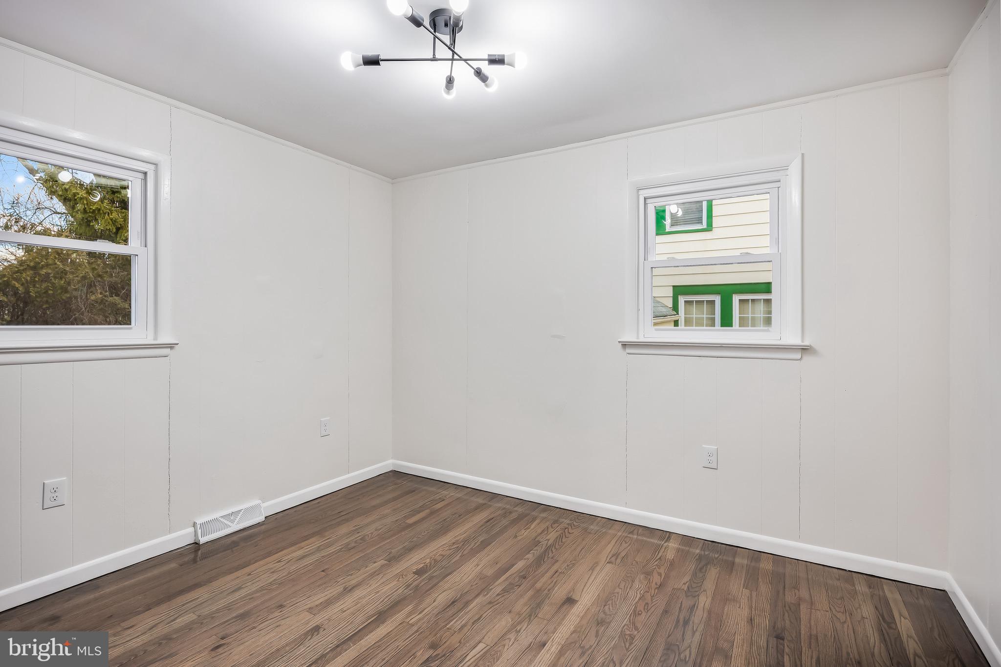 42 HAZELHURST AVENUE