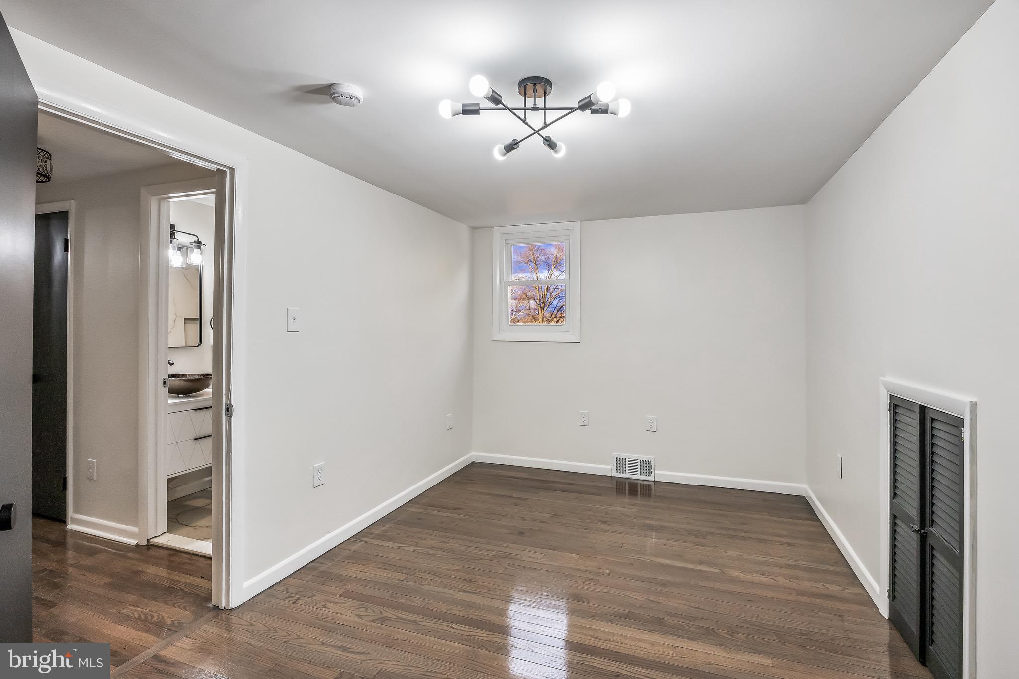 42 HAZELHURST AVENUE