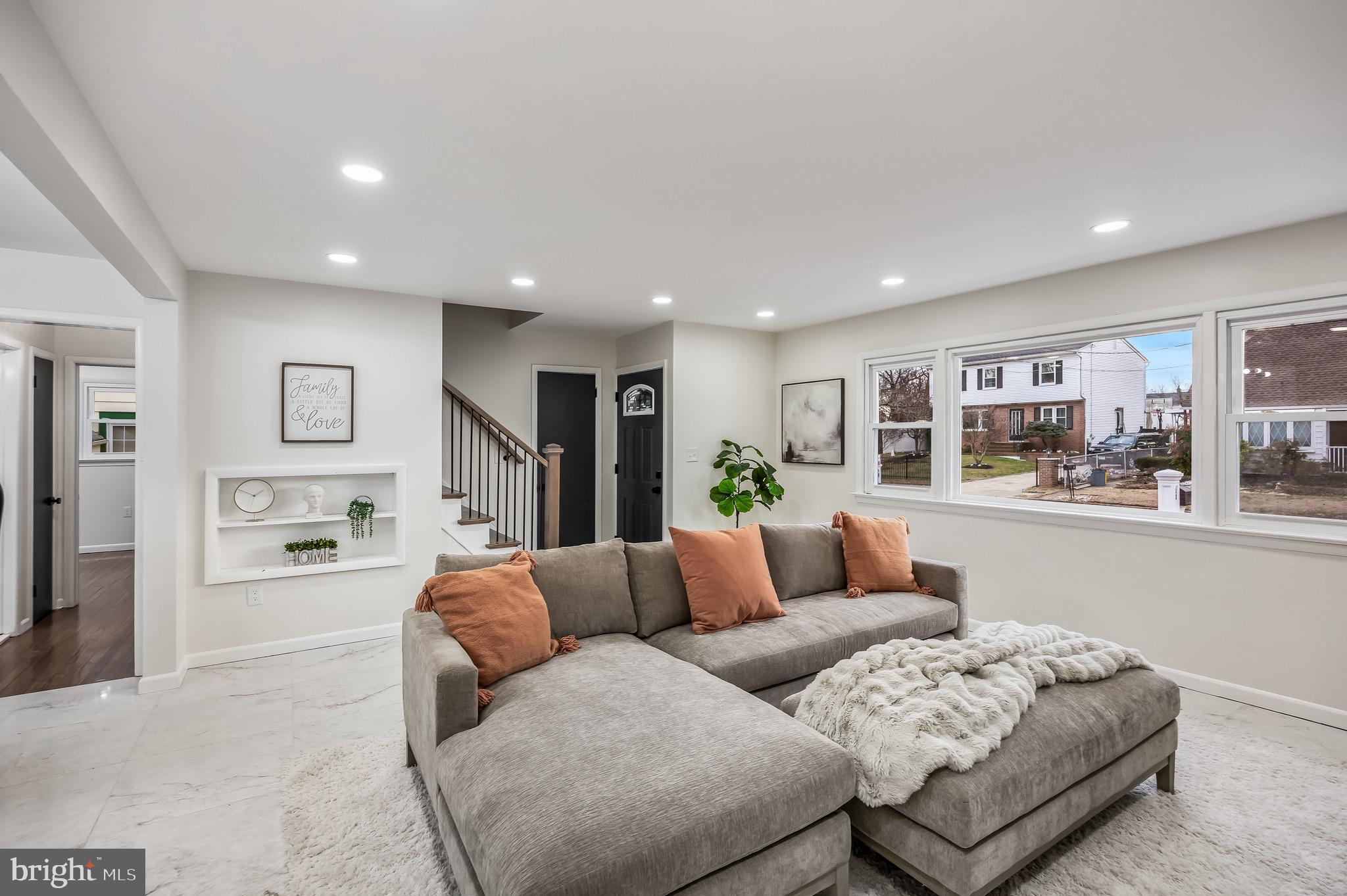 42 HAZELHURST AVENUE