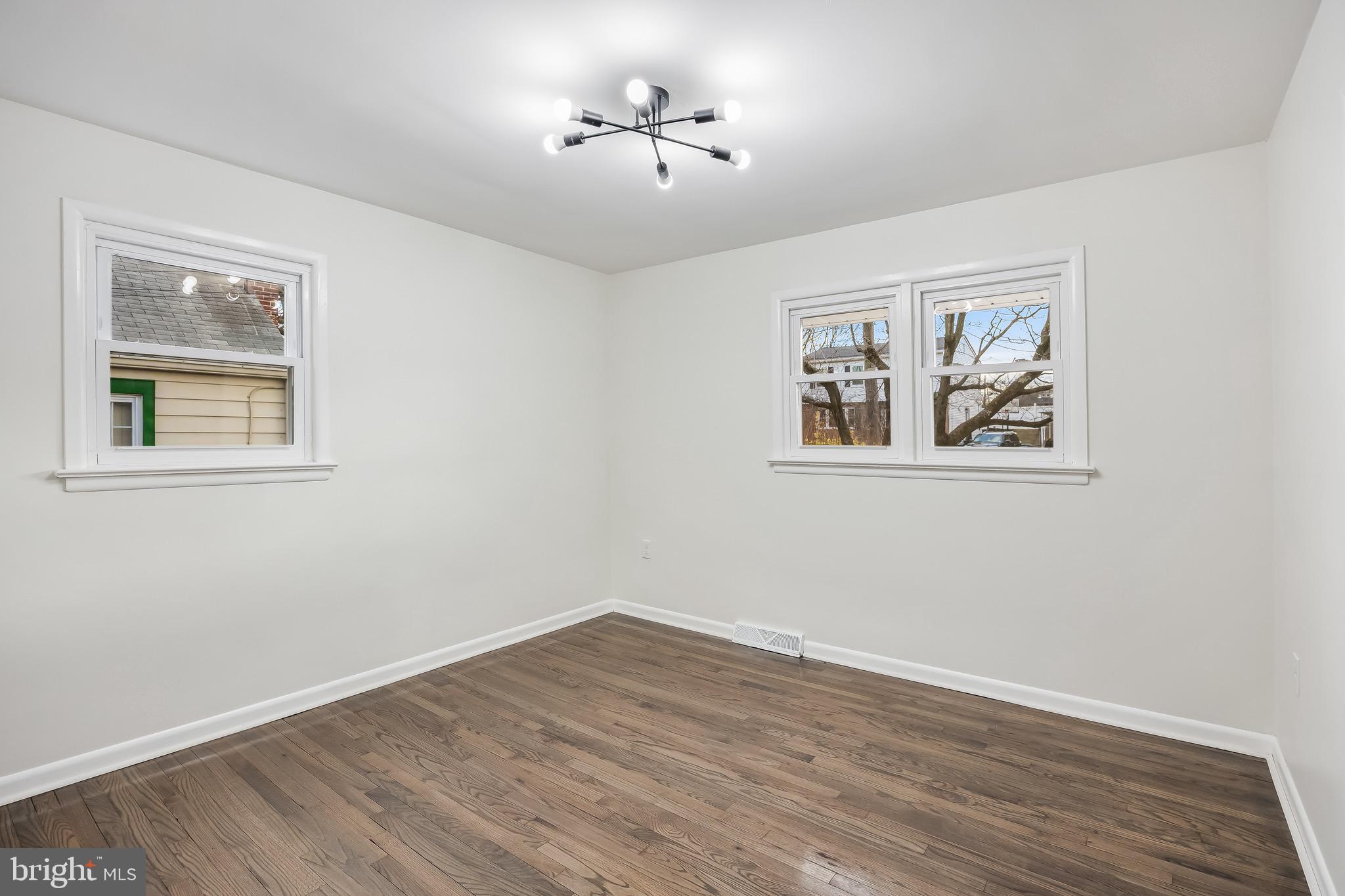 42 HAZELHURST AVENUE