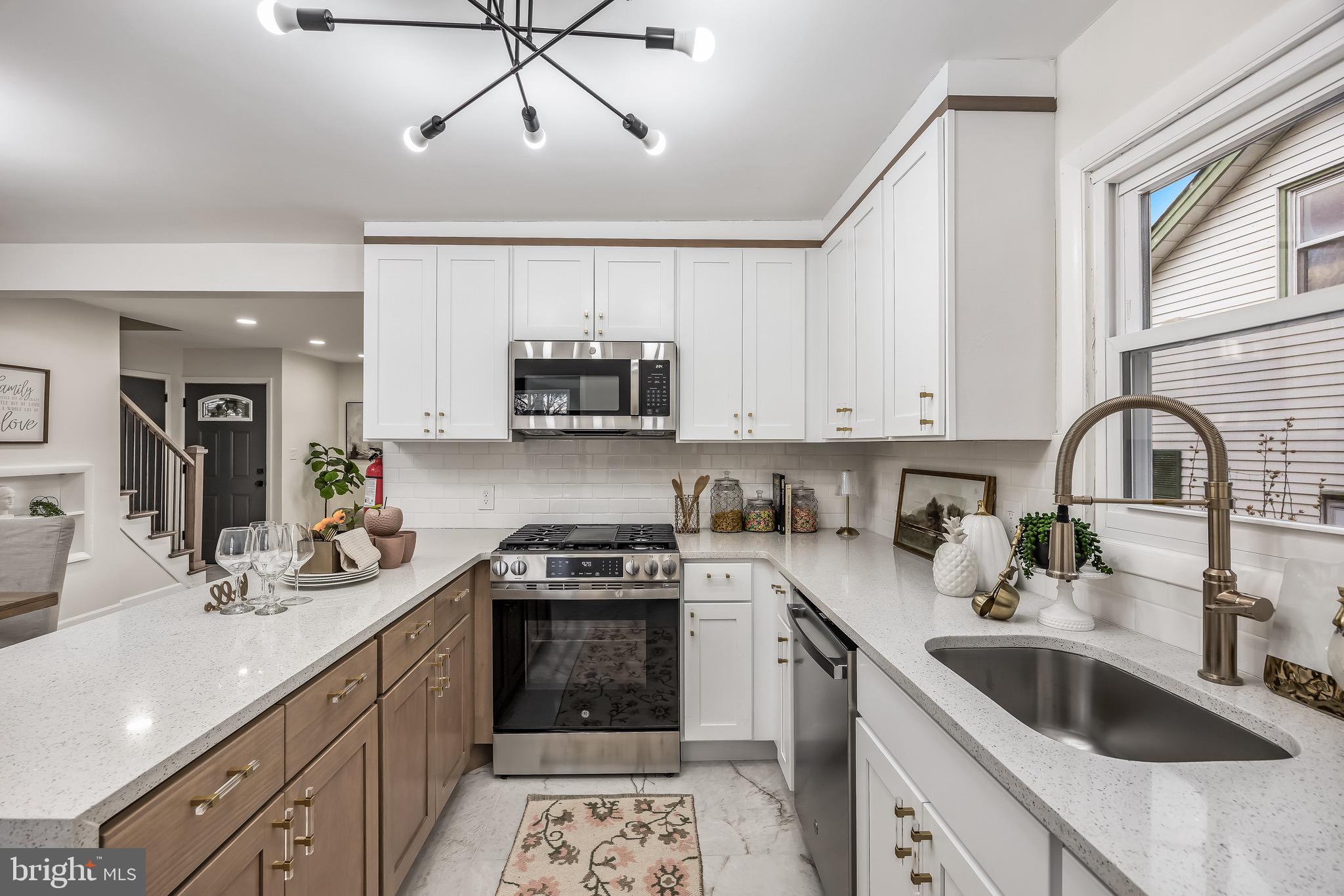 42 HAZELHURST AVENUE