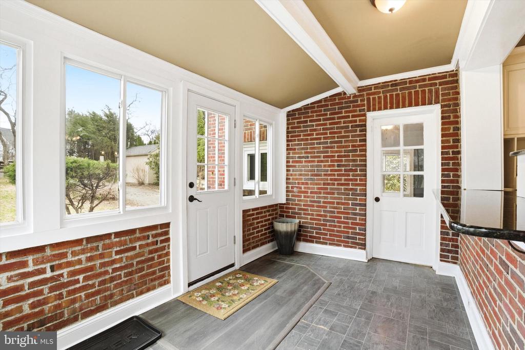 30 UPPER FERRY RD