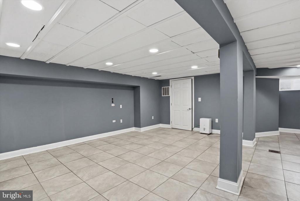 30 UPPER FERRY RD