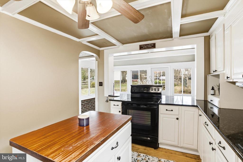 30 UPPER FERRY RD