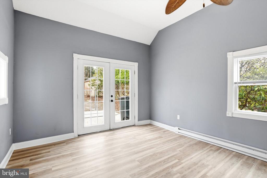 30 UPPER FERRY RD