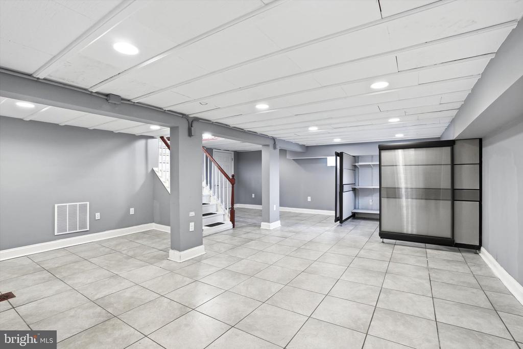 30 UPPER FERRY RD
