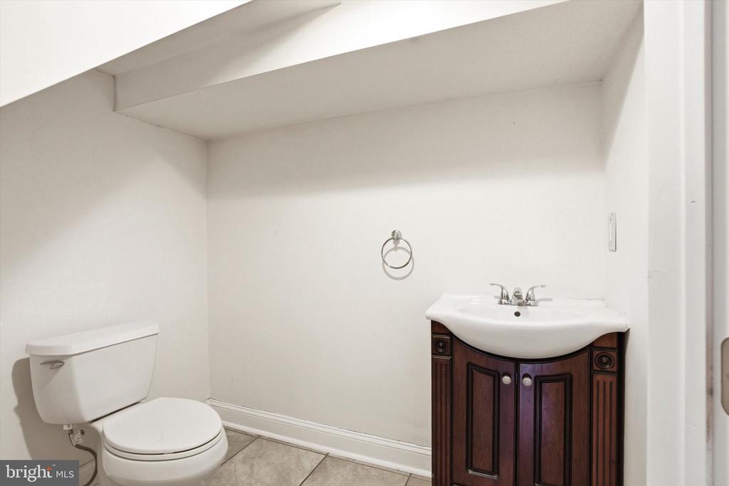 30 UPPER FERRY RD