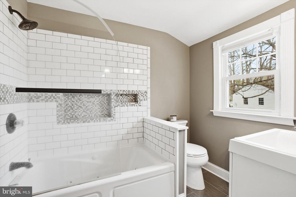 30 UPPER FERRY RD