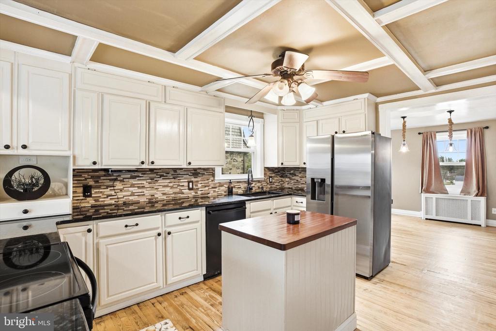 30 UPPER FERRY RD