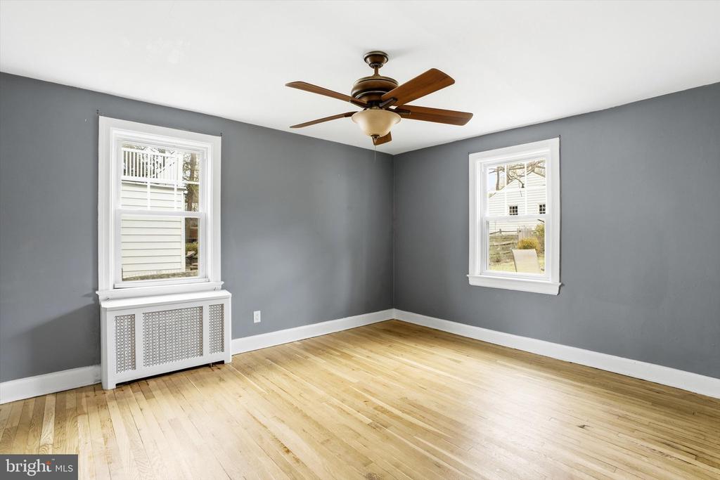 30 UPPER FERRY RD