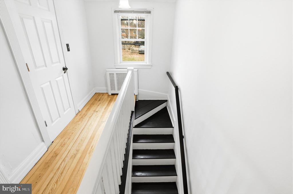 30 UPPER FERRY RD