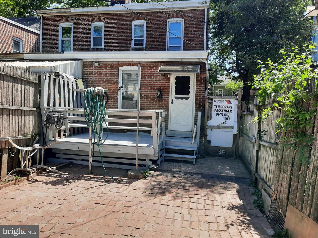 506 WOODLAND STREET