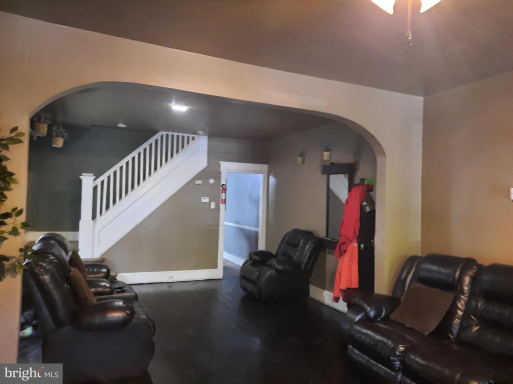 506 WOODLAND STREET