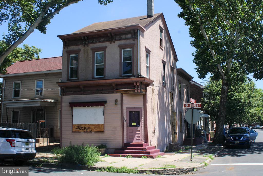 626 HUDSON STREET