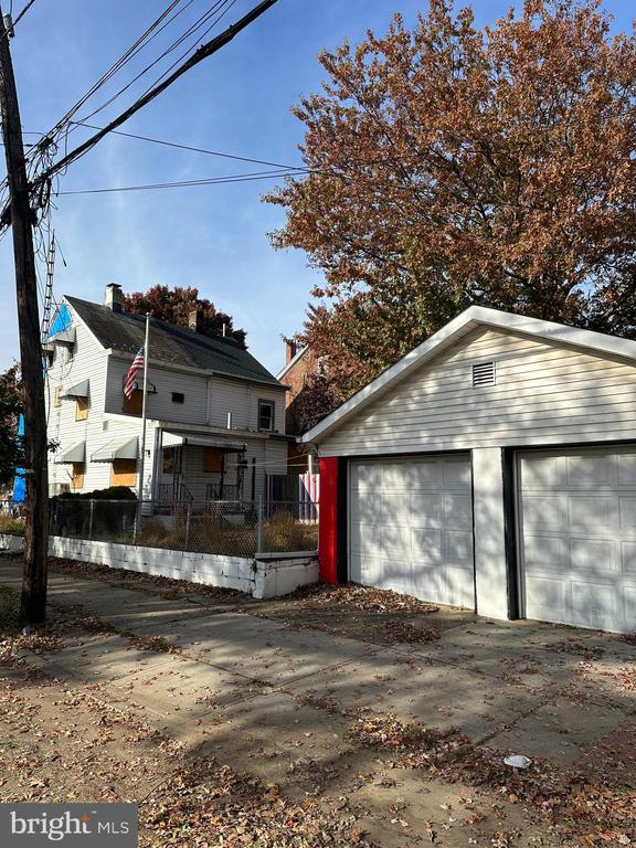 28 HOWELL STREET