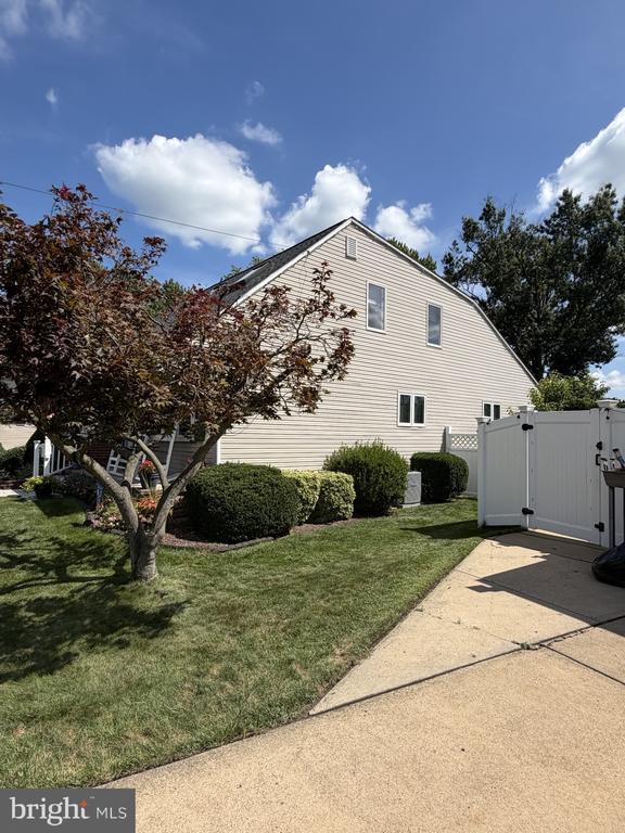 27 SYCAMORE WAY