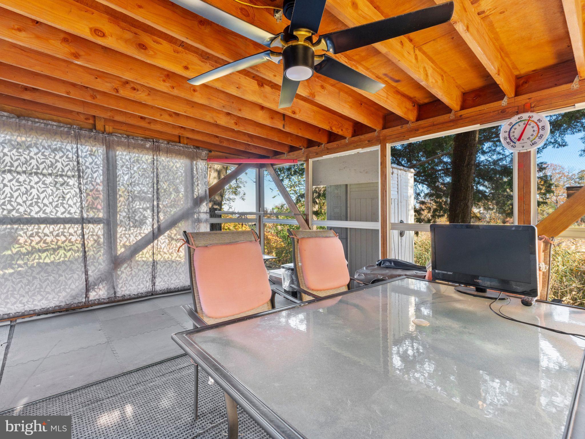 825 Arbordale Dr