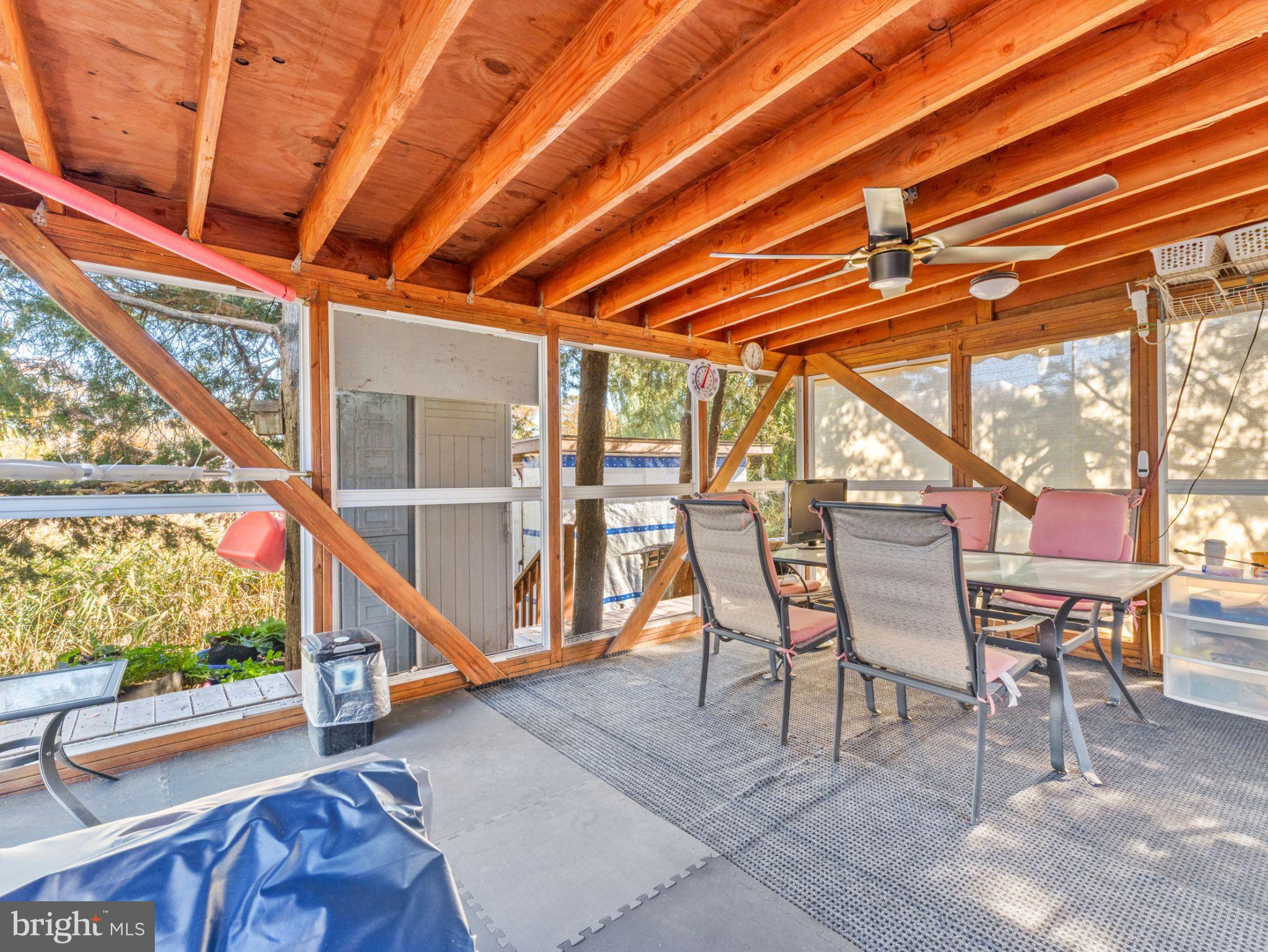 825 Arbordale Dr