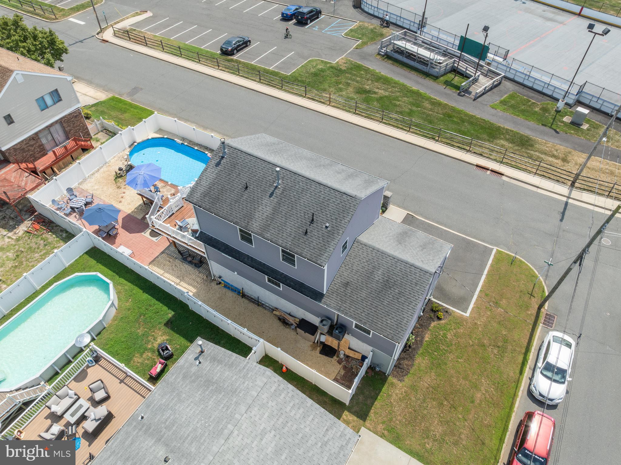 605 SPRUCE STREET