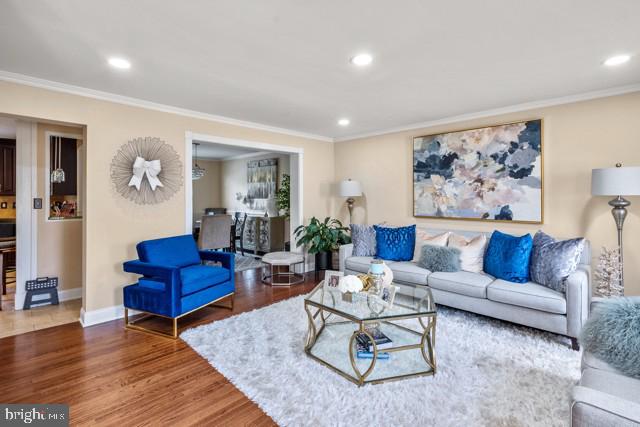 8 Congress Ln