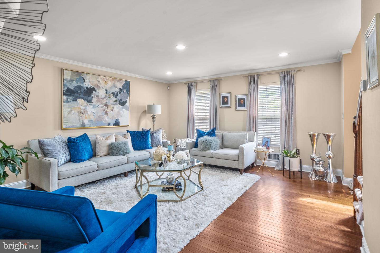 8 Congress Ln