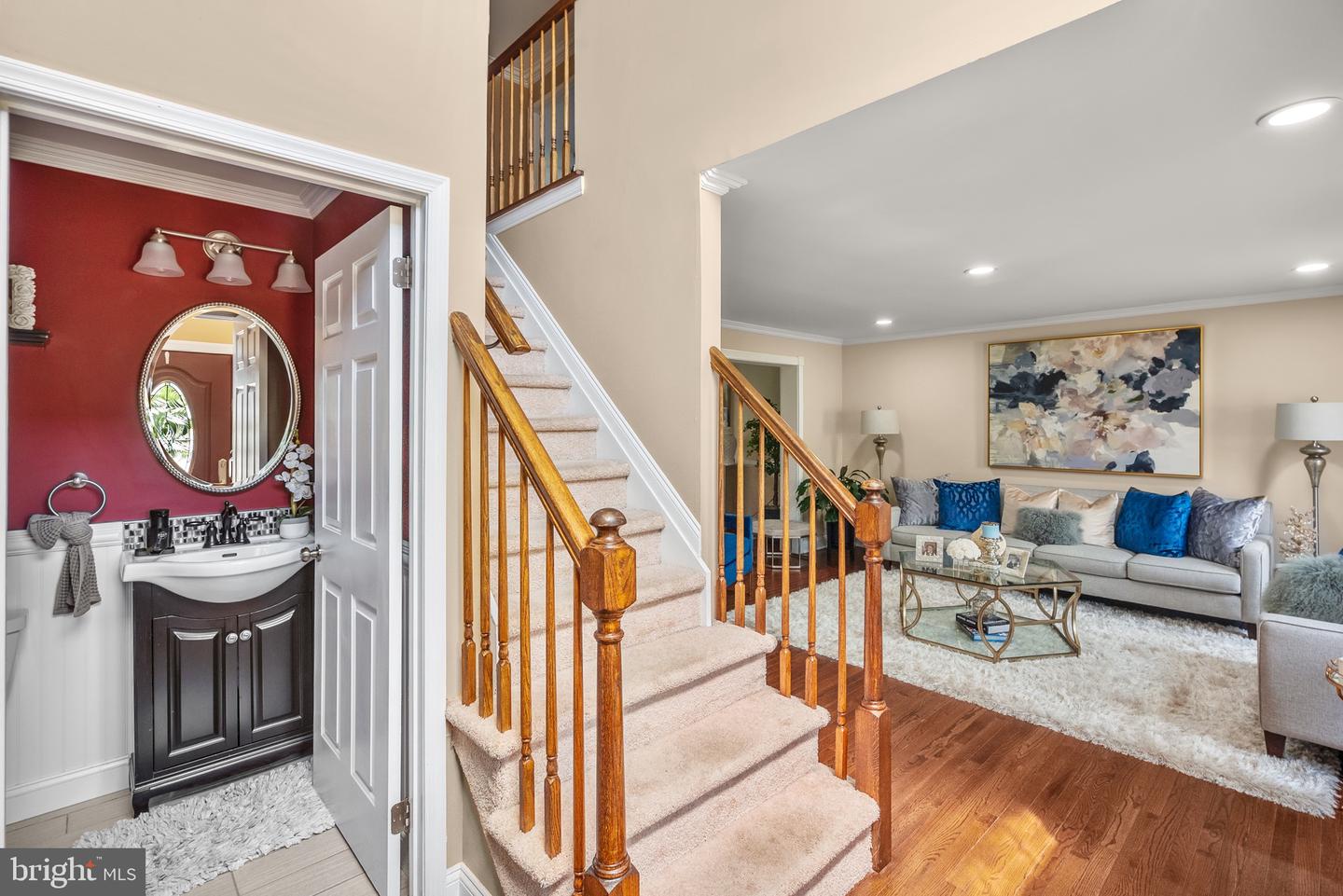 8 Congress Ln