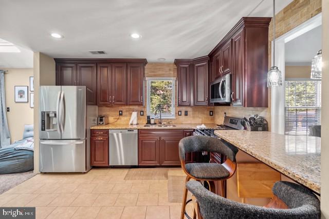 8 Congress Ln