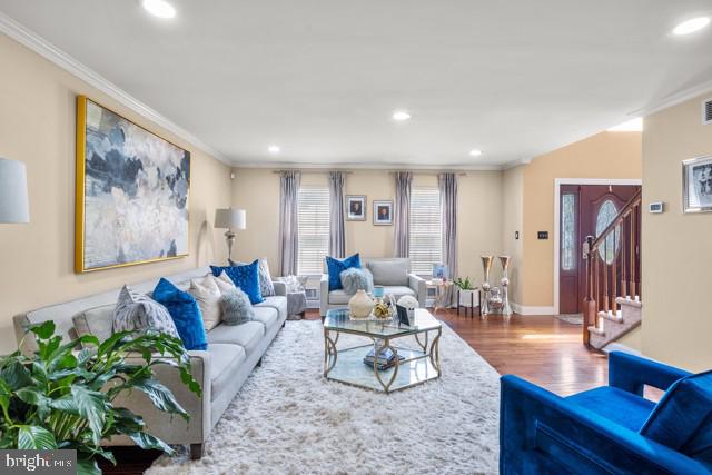 8 Congress Ln