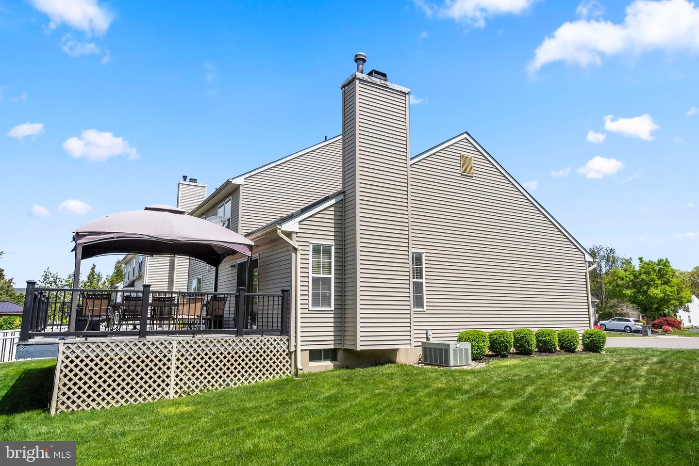 8 Congress Ln