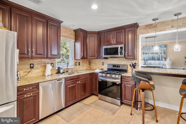 8 Congress Ln