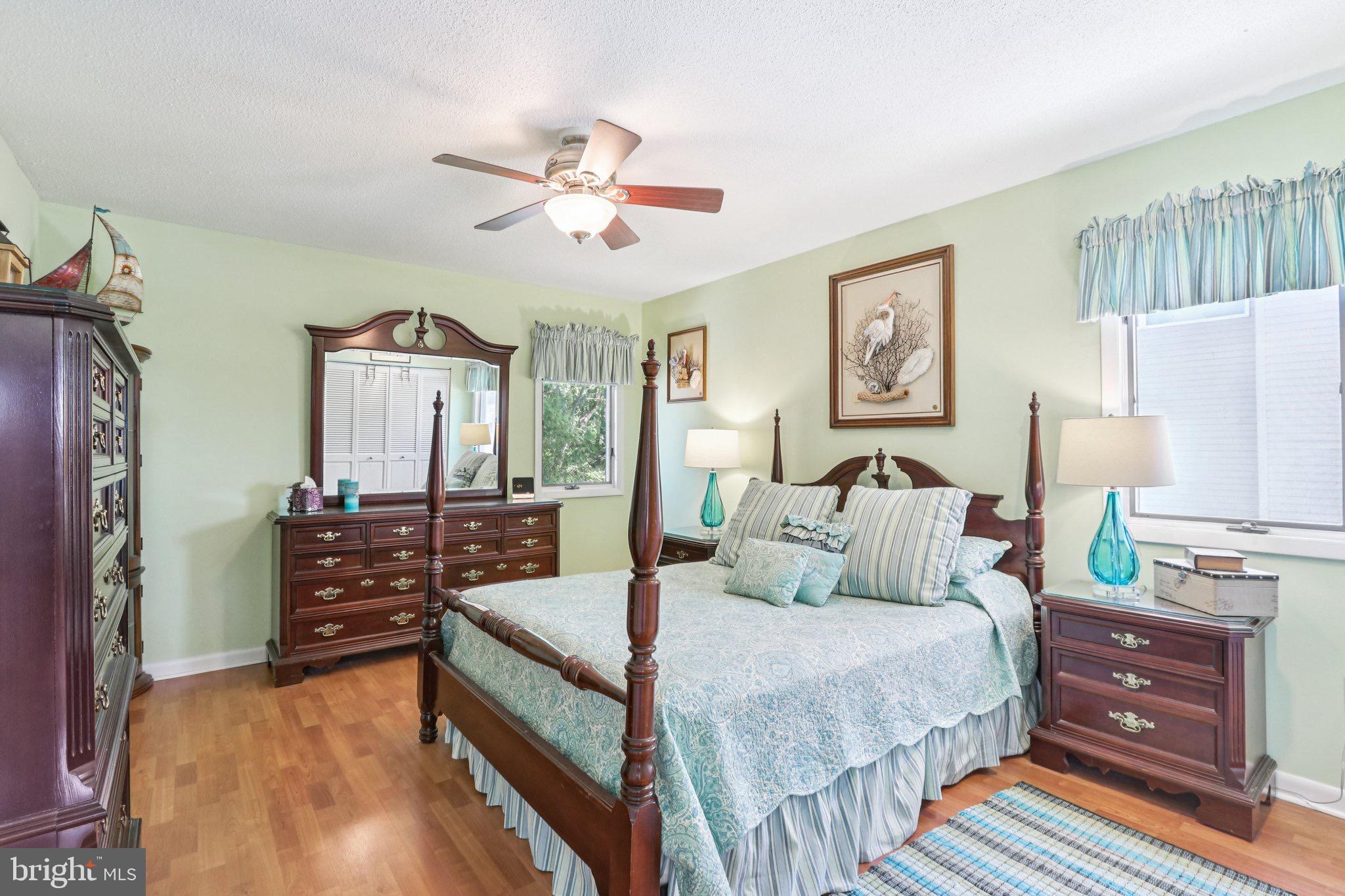 103 W Jeanette Ave