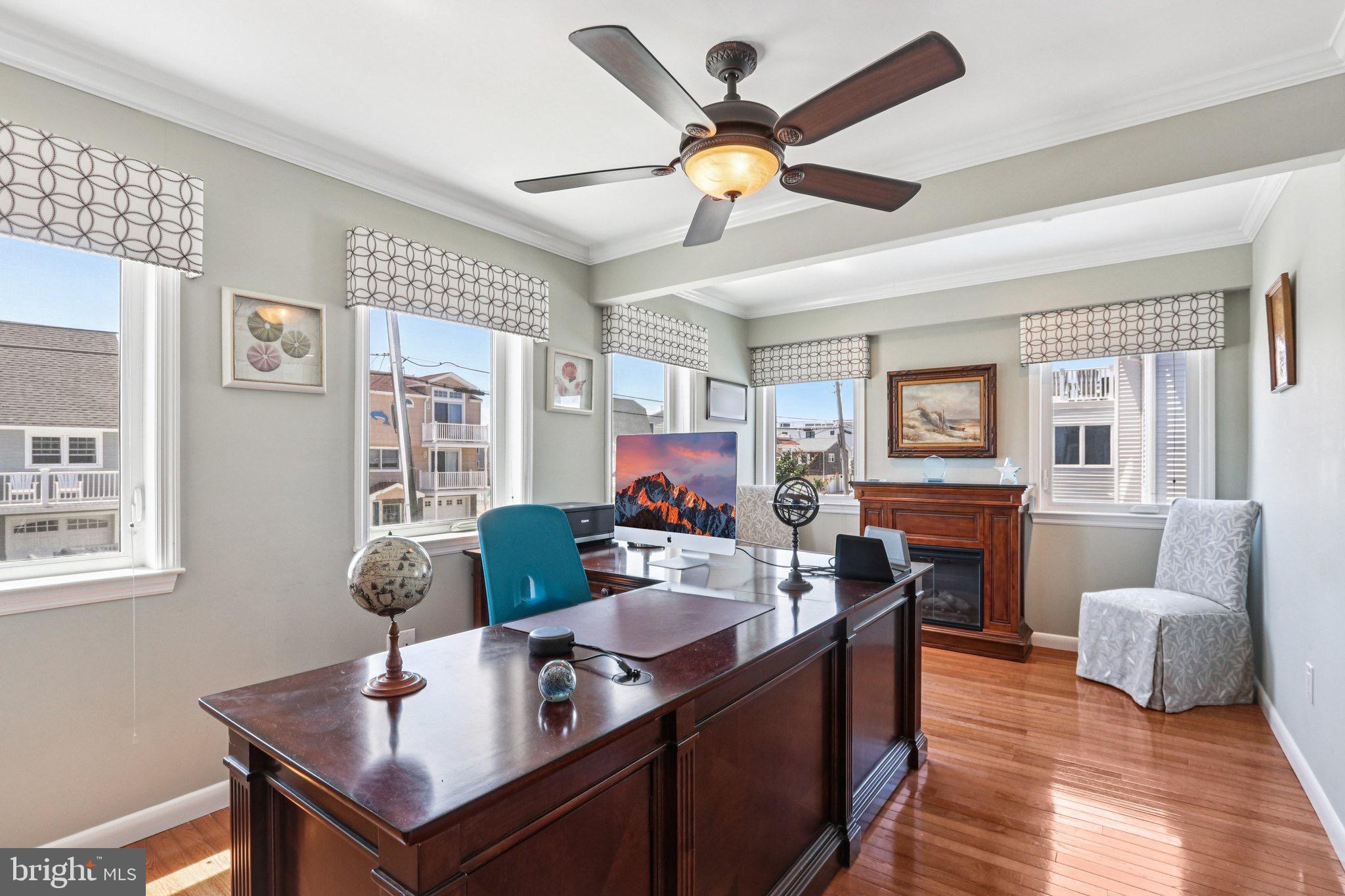 103 W Jeanette Ave