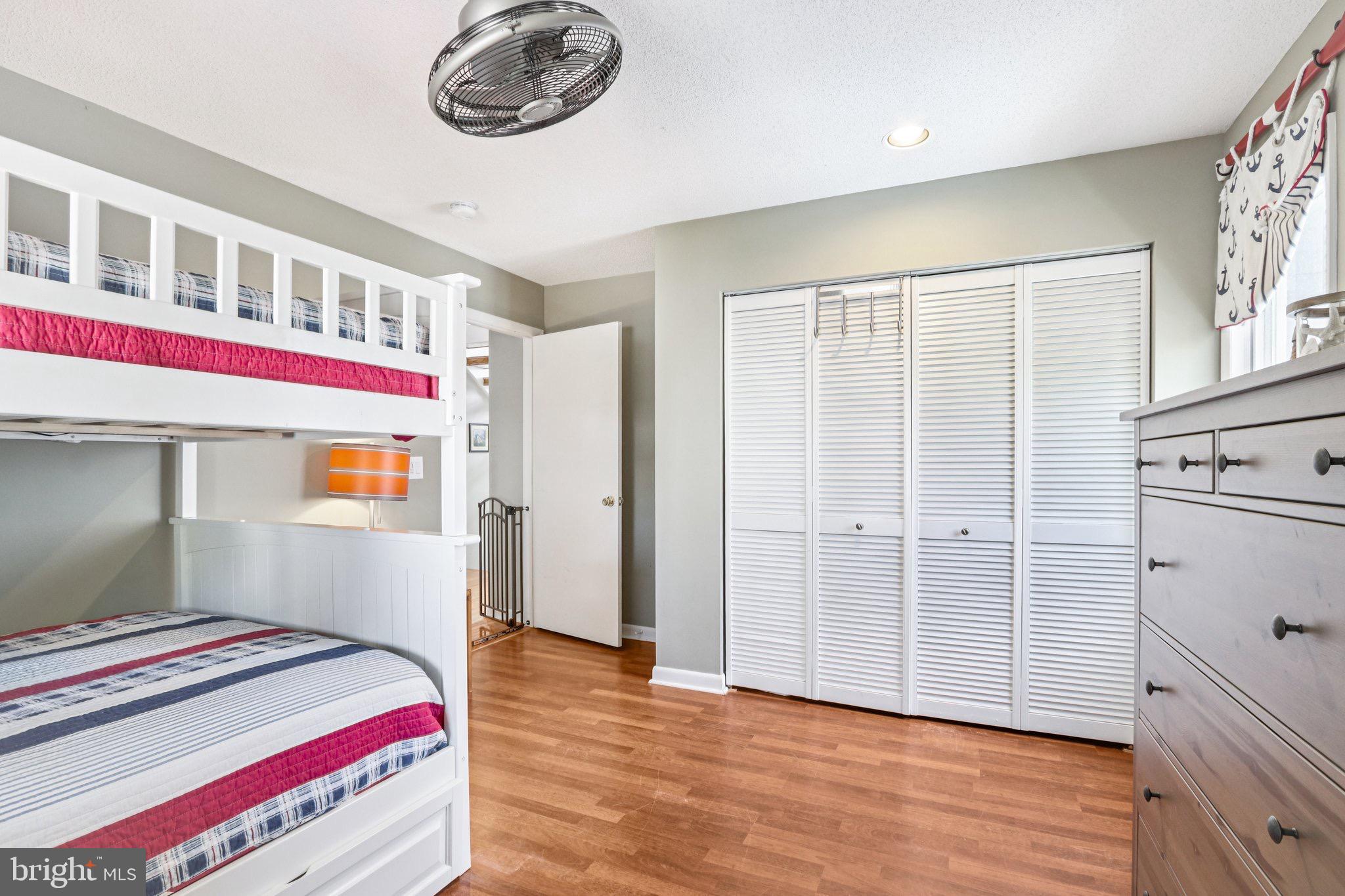 103 W Jeanette Ave