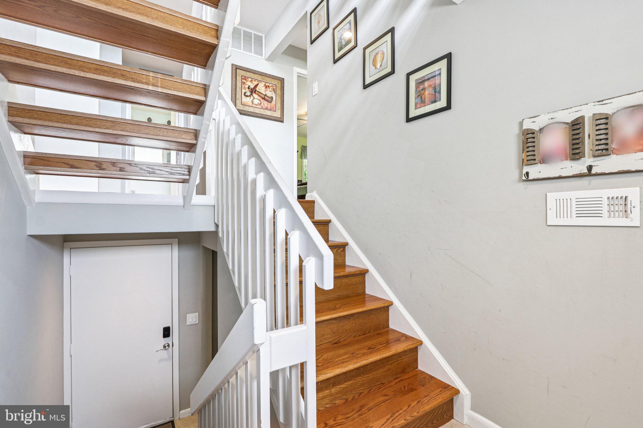 103 W Jeanette Ave