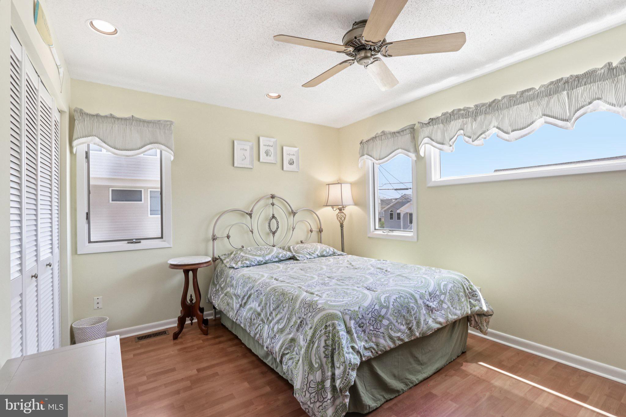 103 W Jeanette Ave