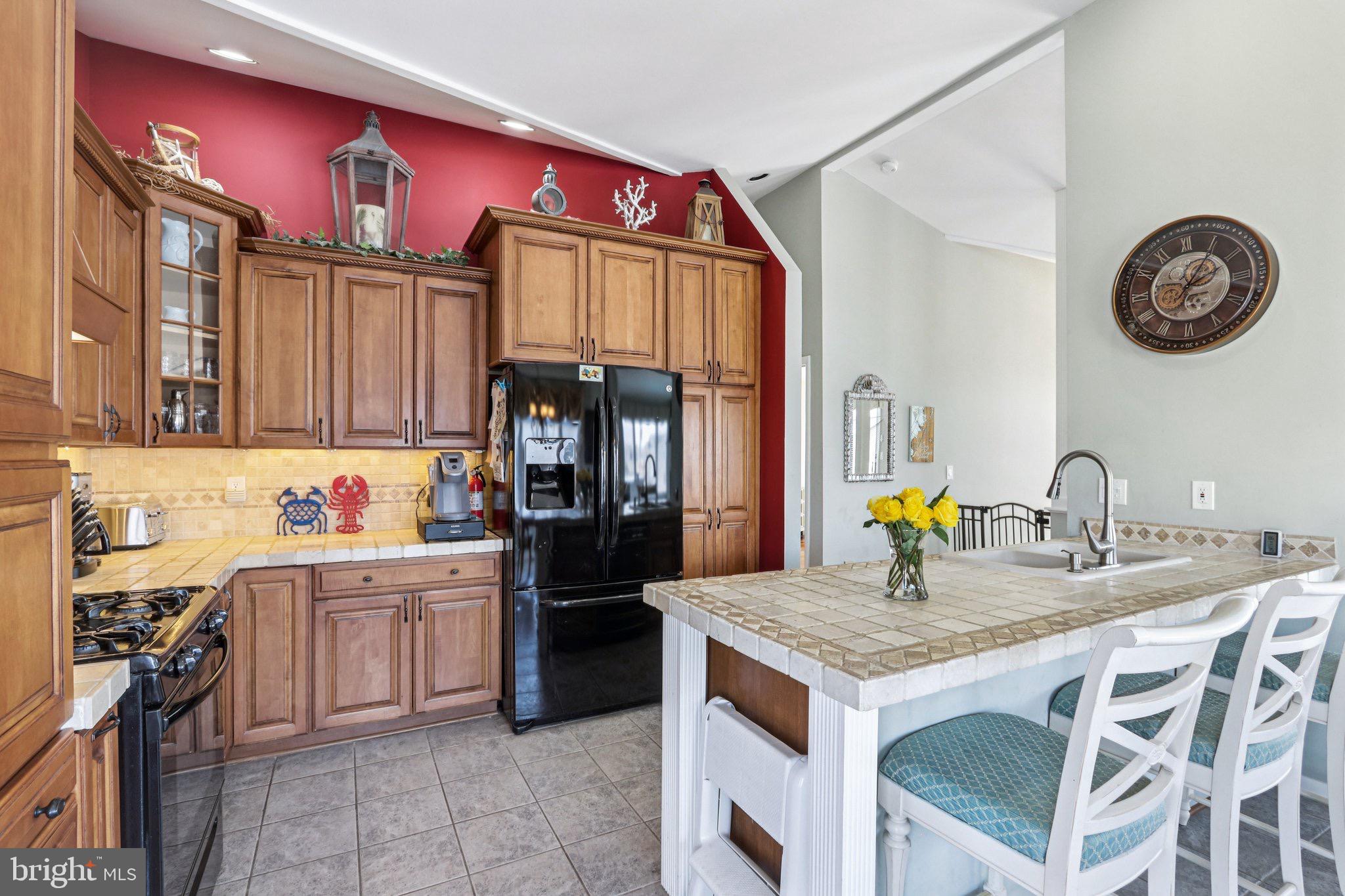 103 W Jeanette Ave