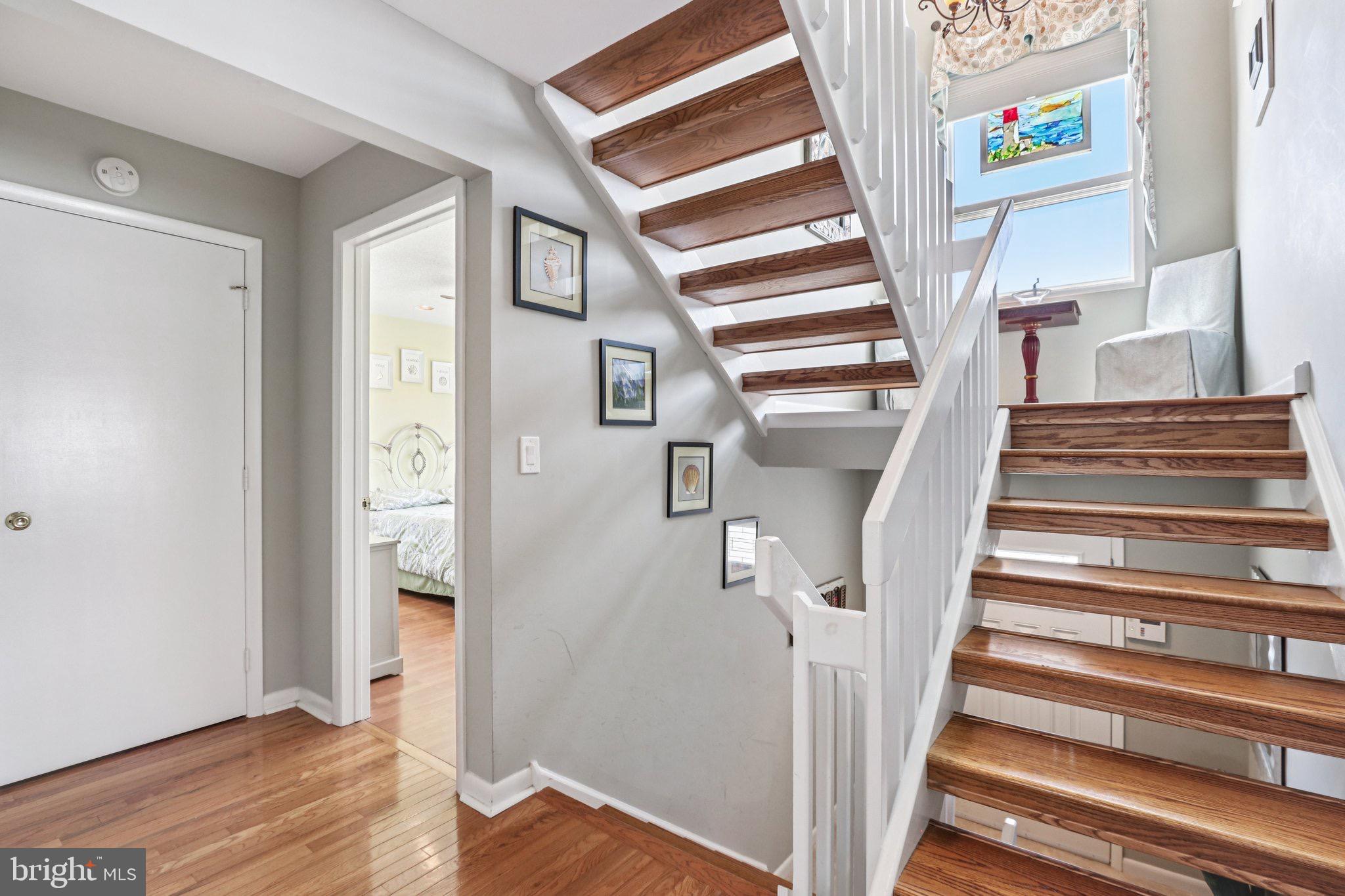 103 W Jeanette Ave