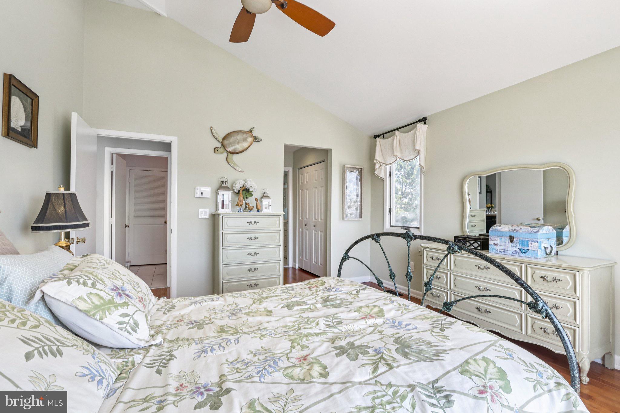 103 W Jeanette Ave