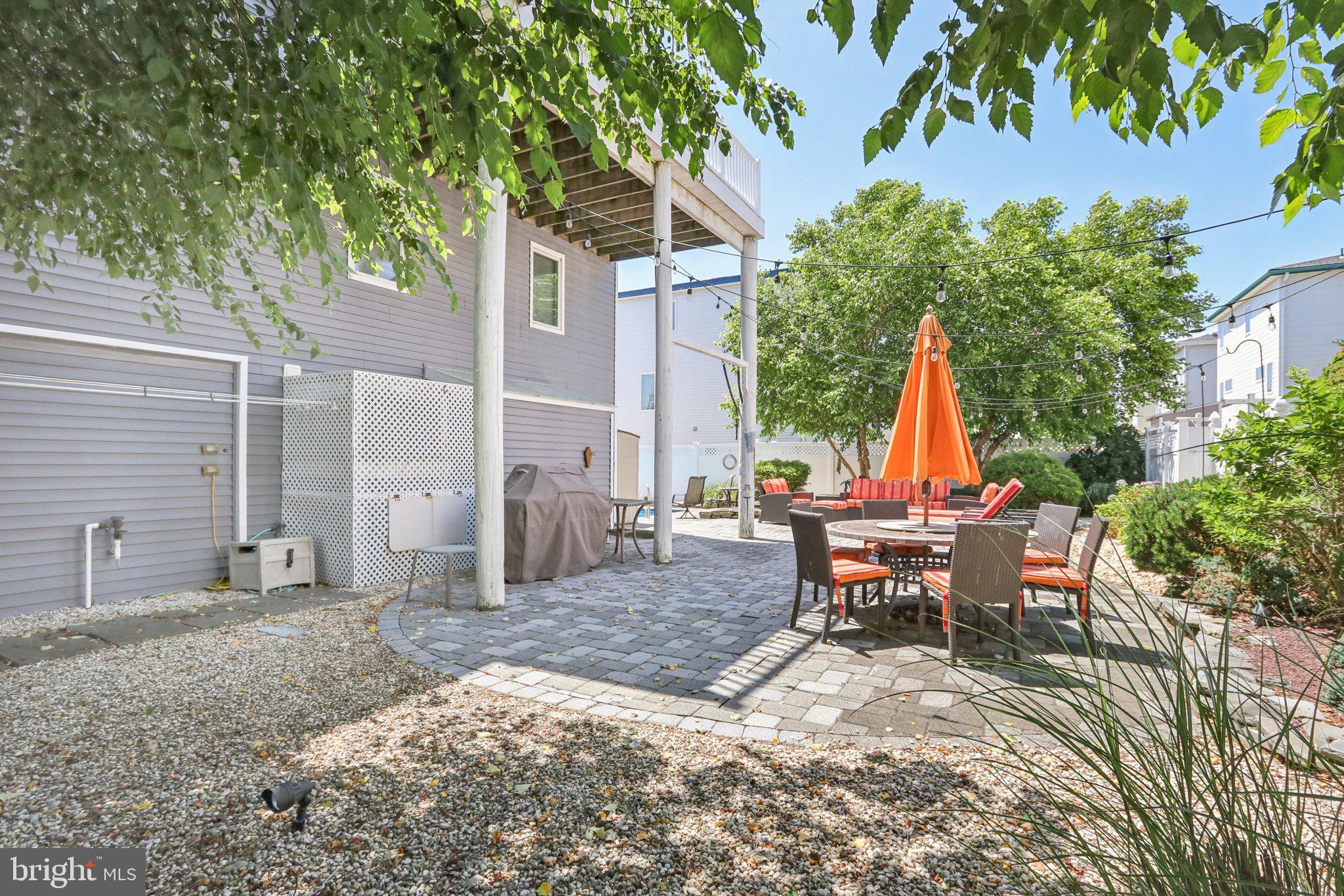 103 W Jeanette Ave