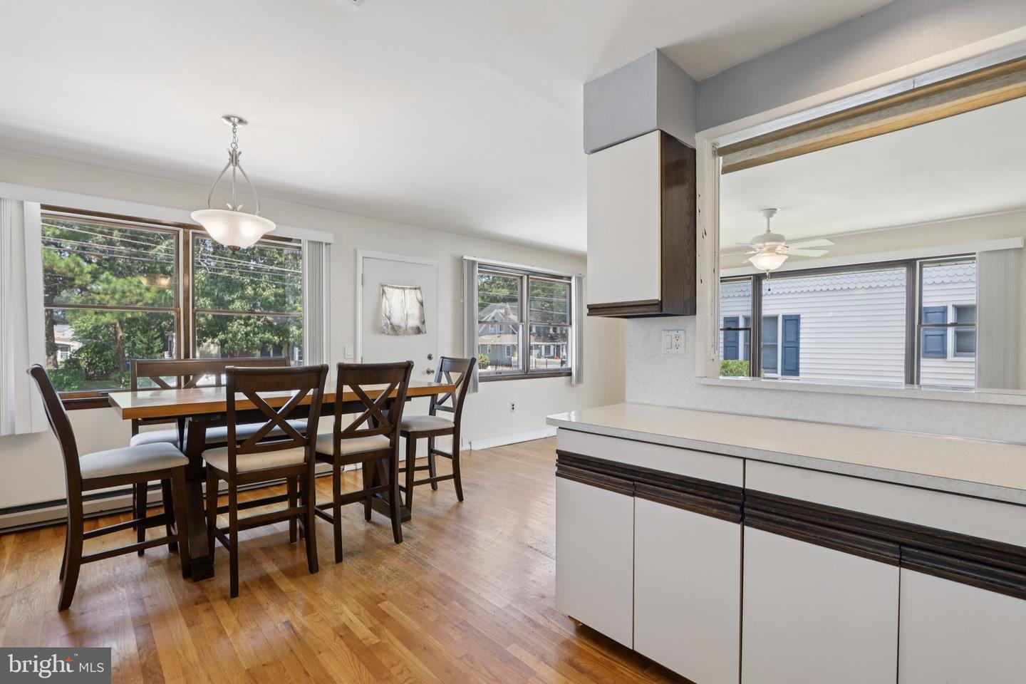 218 Swan Blvd