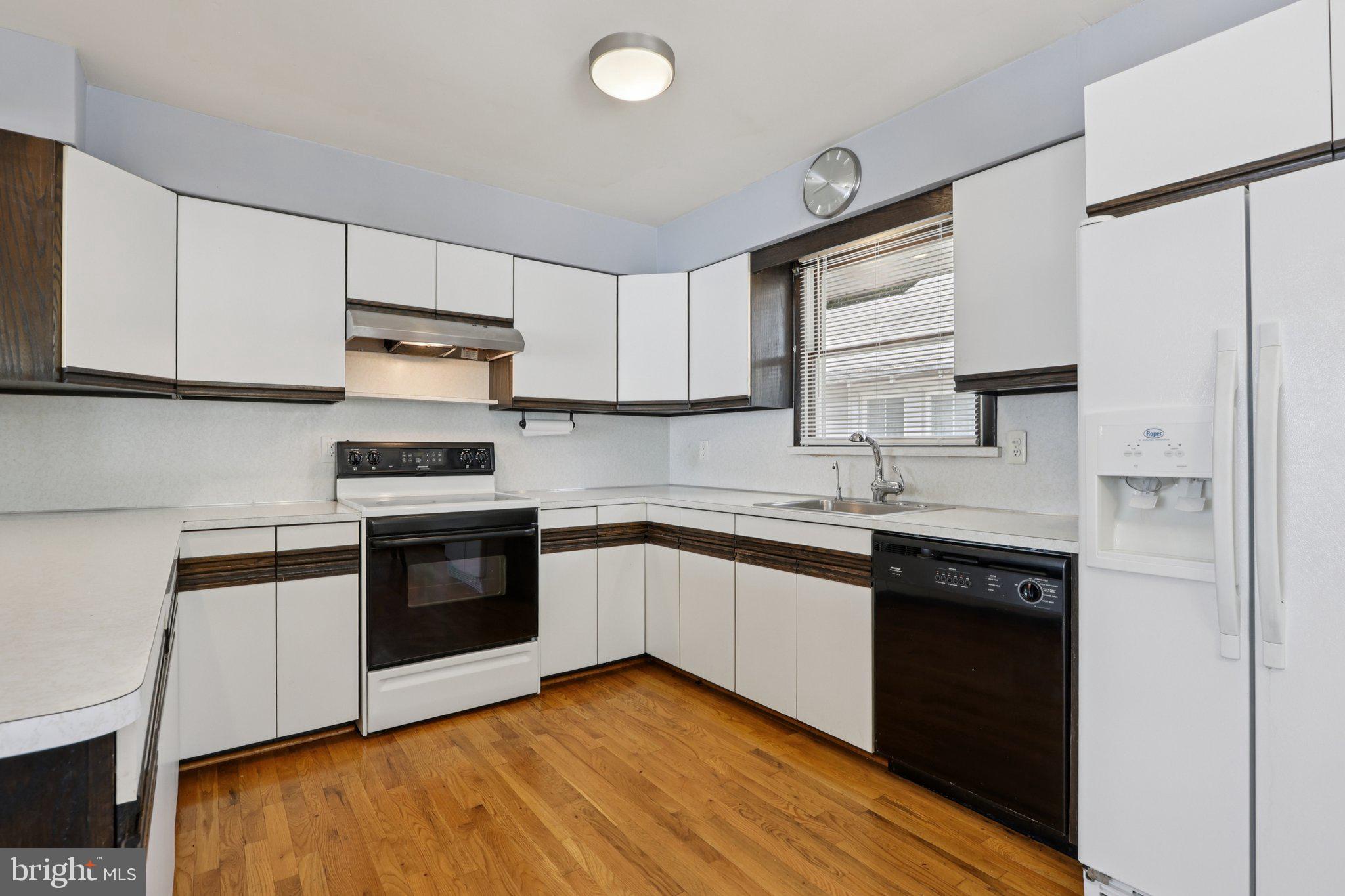218 Swan Blvd