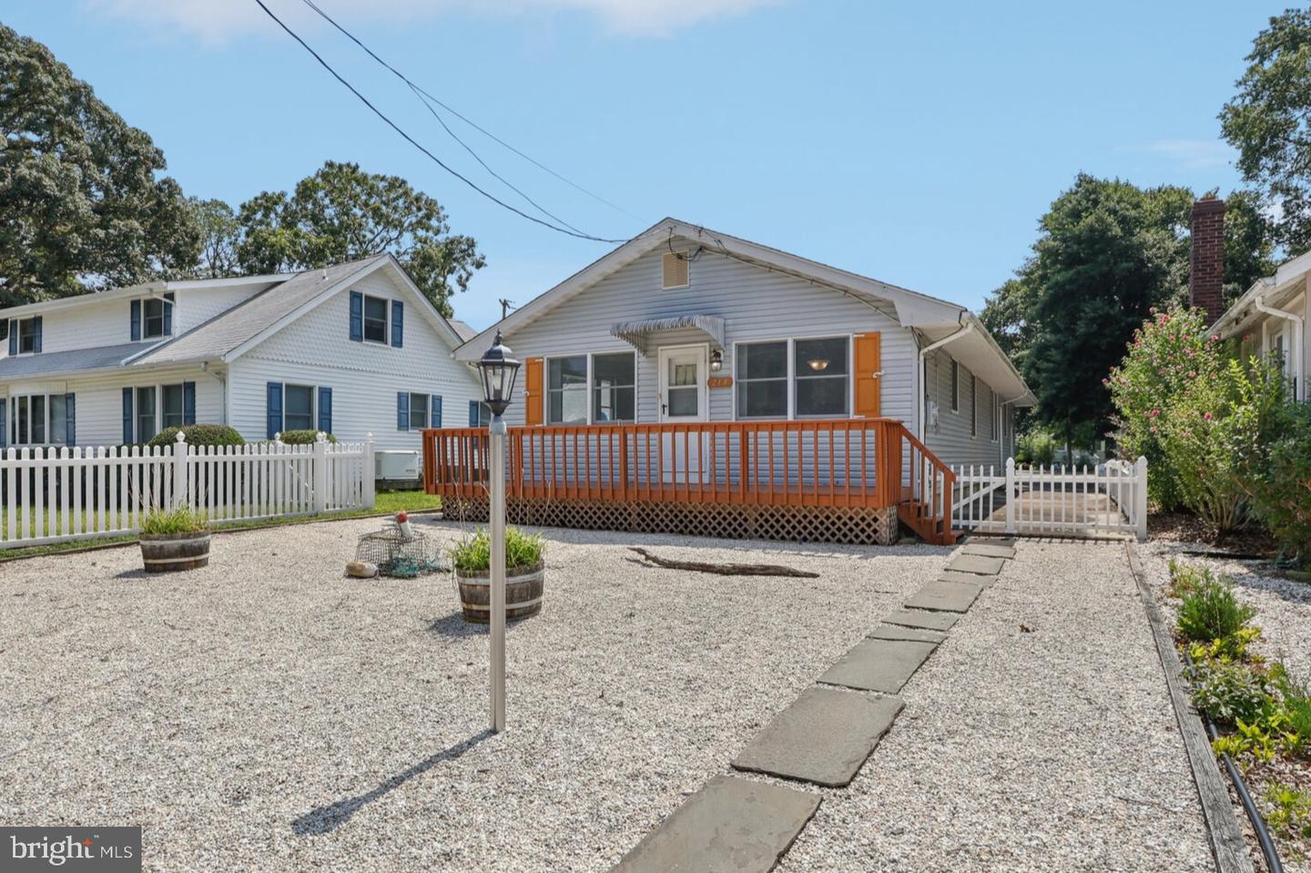 218 Swan Blvd