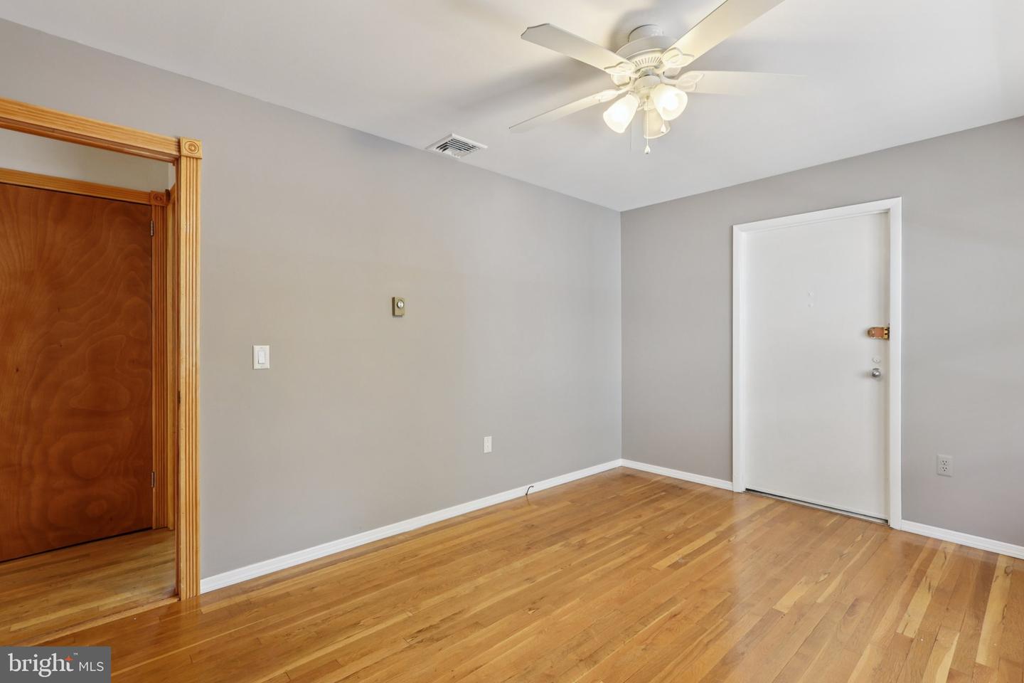 218 Swan Blvd