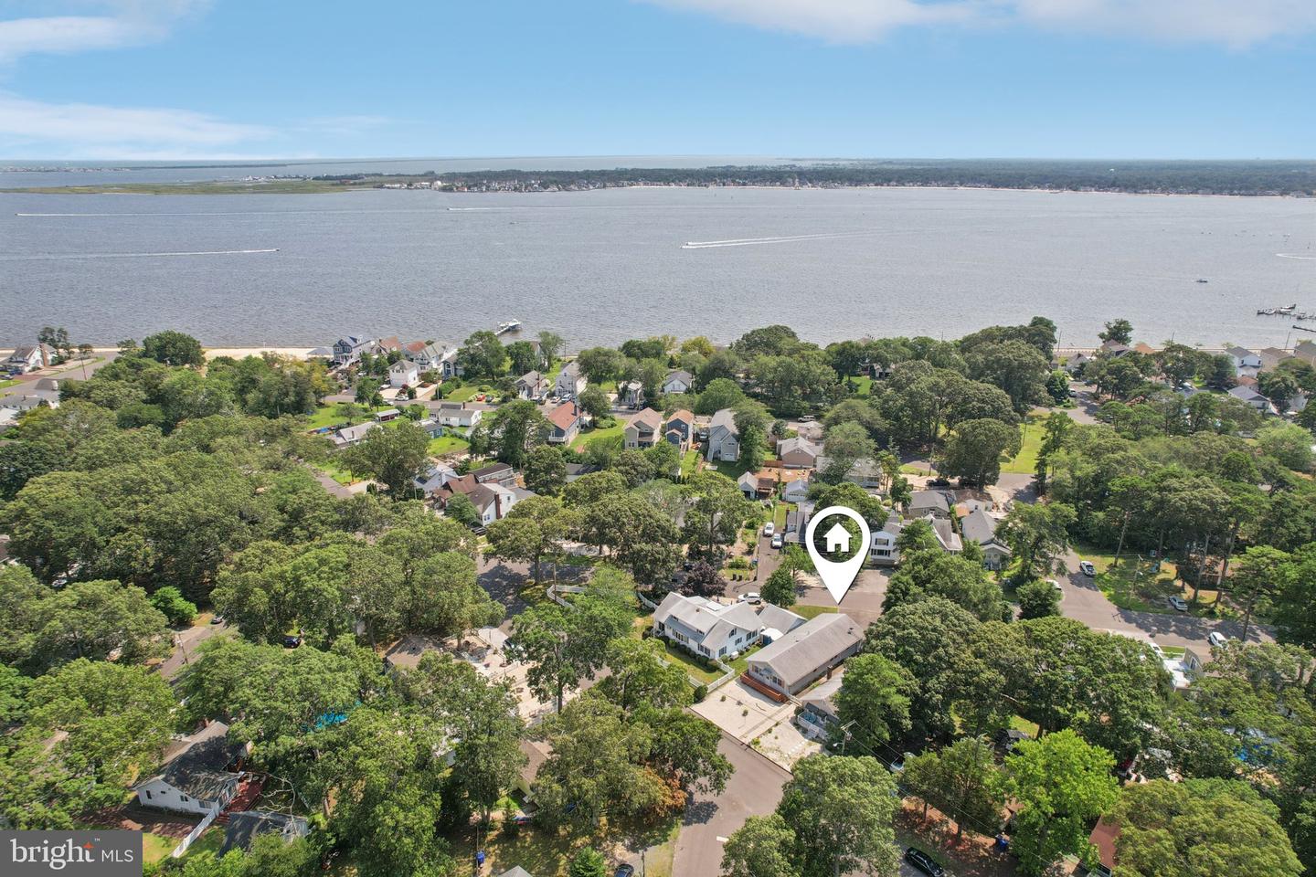 218 Swan Blvd