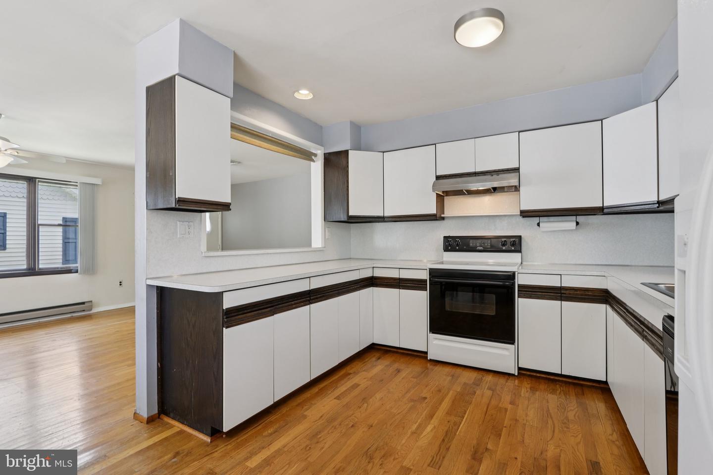 218 Swan Blvd