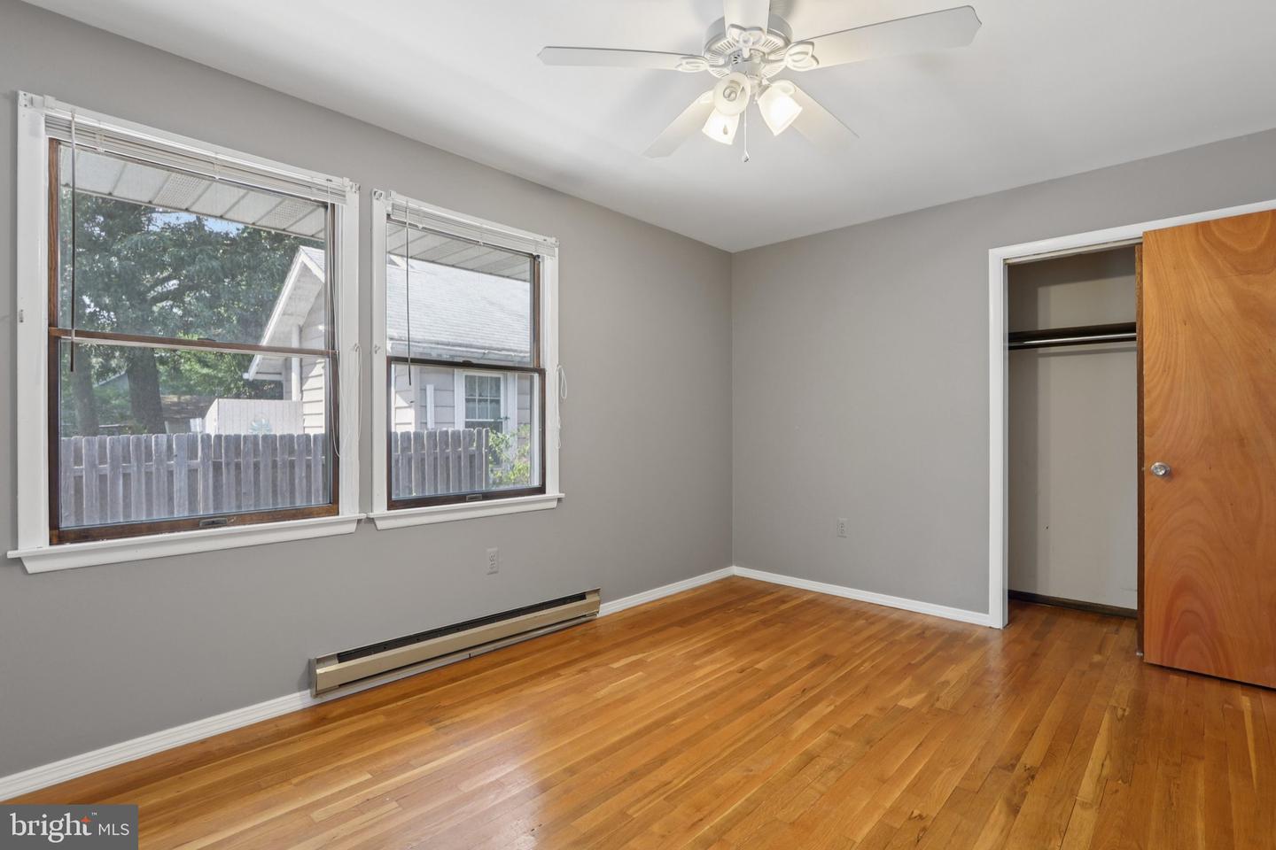 218 Swan Blvd